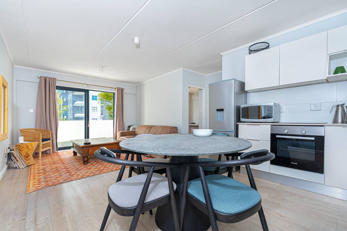 Secure Gem in the heart of Rondebosch - Photo 3