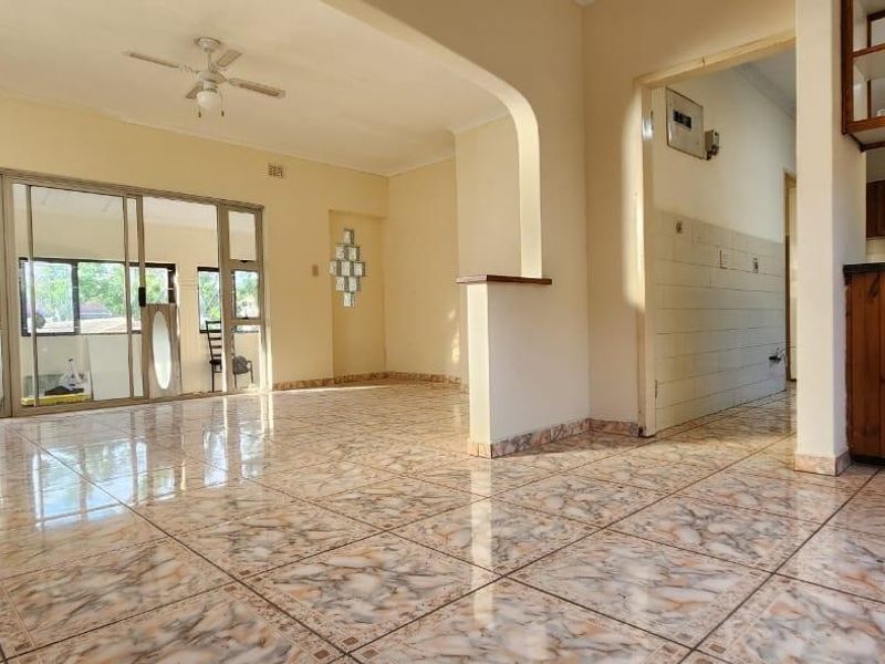 Your New Family Home Awaits in Sunny Hillary - Photo 3