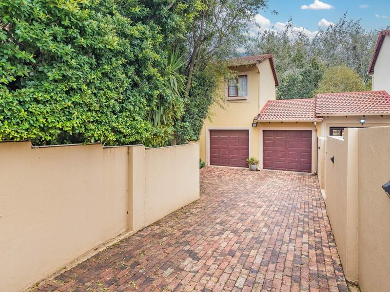 Tranquil riverfront duplex in secure estate awaits you! - Photo 5