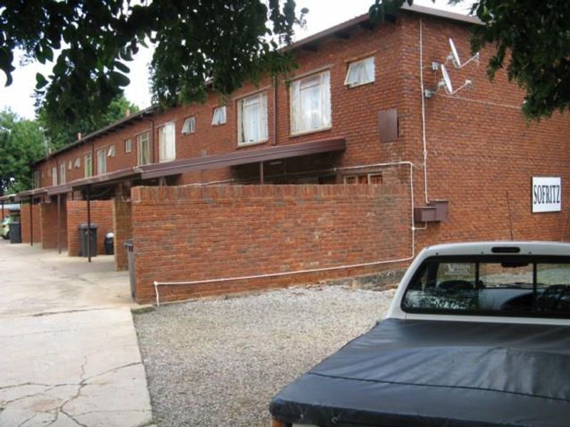 2 BEDROOM DUPLEX TO RENT IN DORANDIA - Photo 2