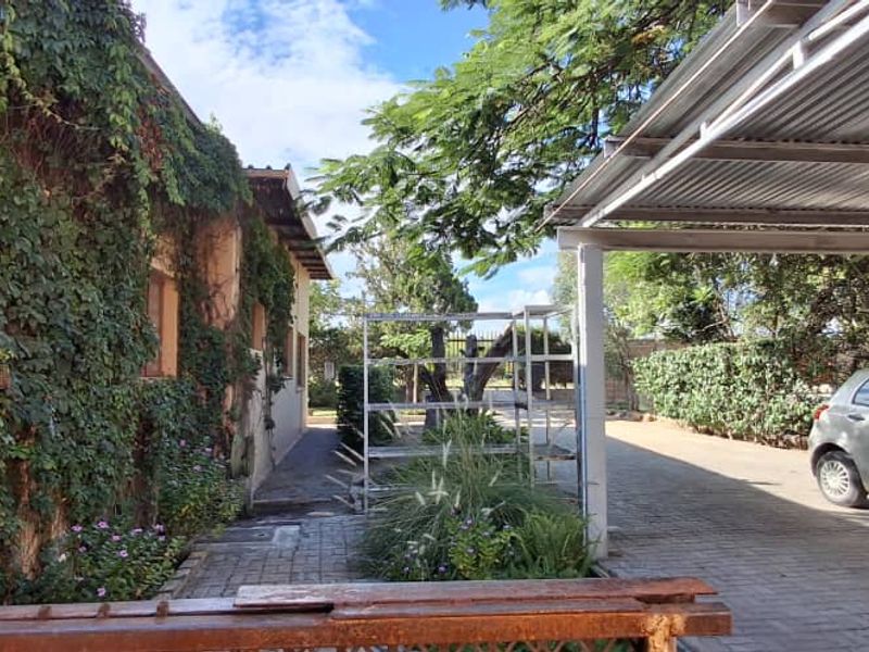 Grootfontein - Suburb Family House with Flat For Sale - Ext 4 - Photo 5