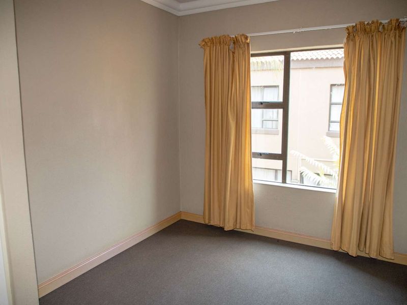Exceptional Duplex 3 Bedroom Townhouse for Sale - Comfort-  Stylish - Photo 6