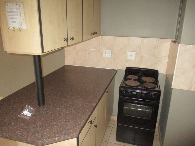 Hillcrest Boulevard, 1 Bedroom Loft for sale - Photo 5