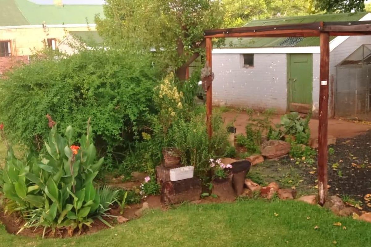 Charming Family Home In  Prime Location - Photo 2