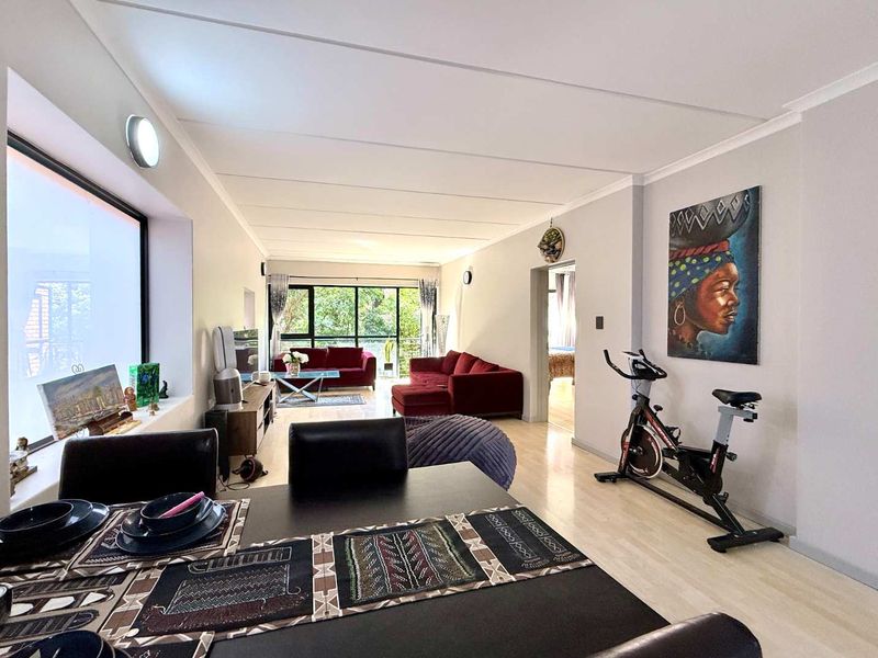 Modern 2-Bedroom Apartment in Atholl - Photo 5