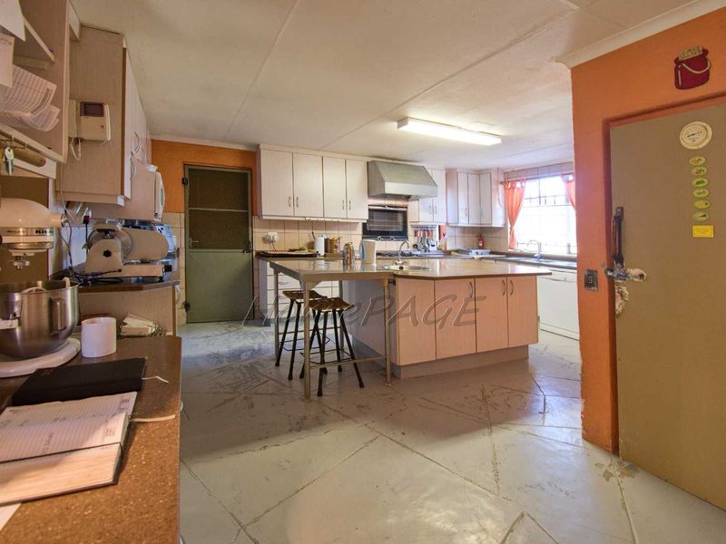 Omaruru:  Guesthouse is for sale - Photo 10