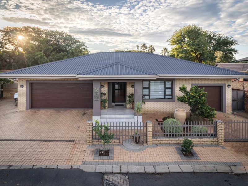 Graceful Living in a Home Designed for Family and Entertaining in a Secured Estate - Photo 3