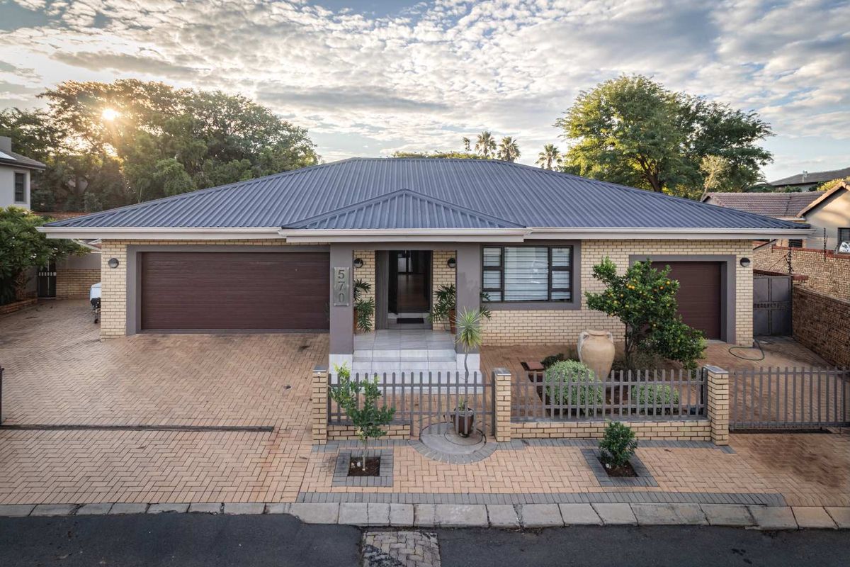 Graceful Living in a Home Designed for Family and Entertaining in a Secured Estate - Photo 3