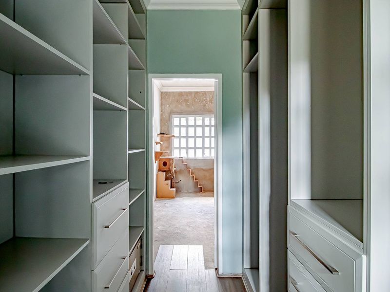 A home with wonderful spaces and a borehole!!!! - Photo 9