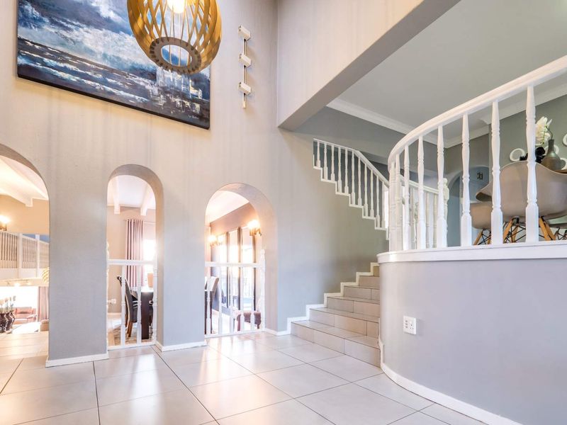 5 Bedroom House For Sale In Glenvista Johannesburg - Photo 4