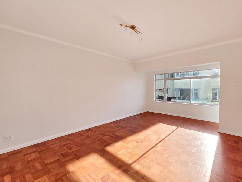 Unfurnished and Immediately available in Sea Point - Photo 7