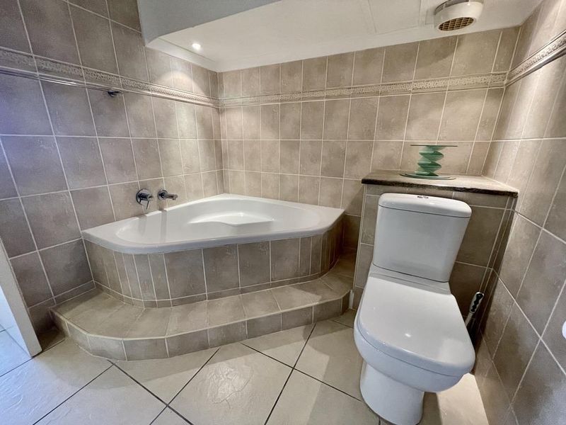 Hendra - 3 Bed 2 Bath For Sale, Its All About The Views! - Photo 7