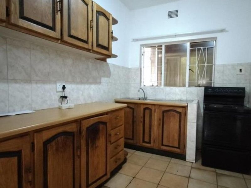 Two Bedroom Ground Floor Apartment for sale - Photo 4