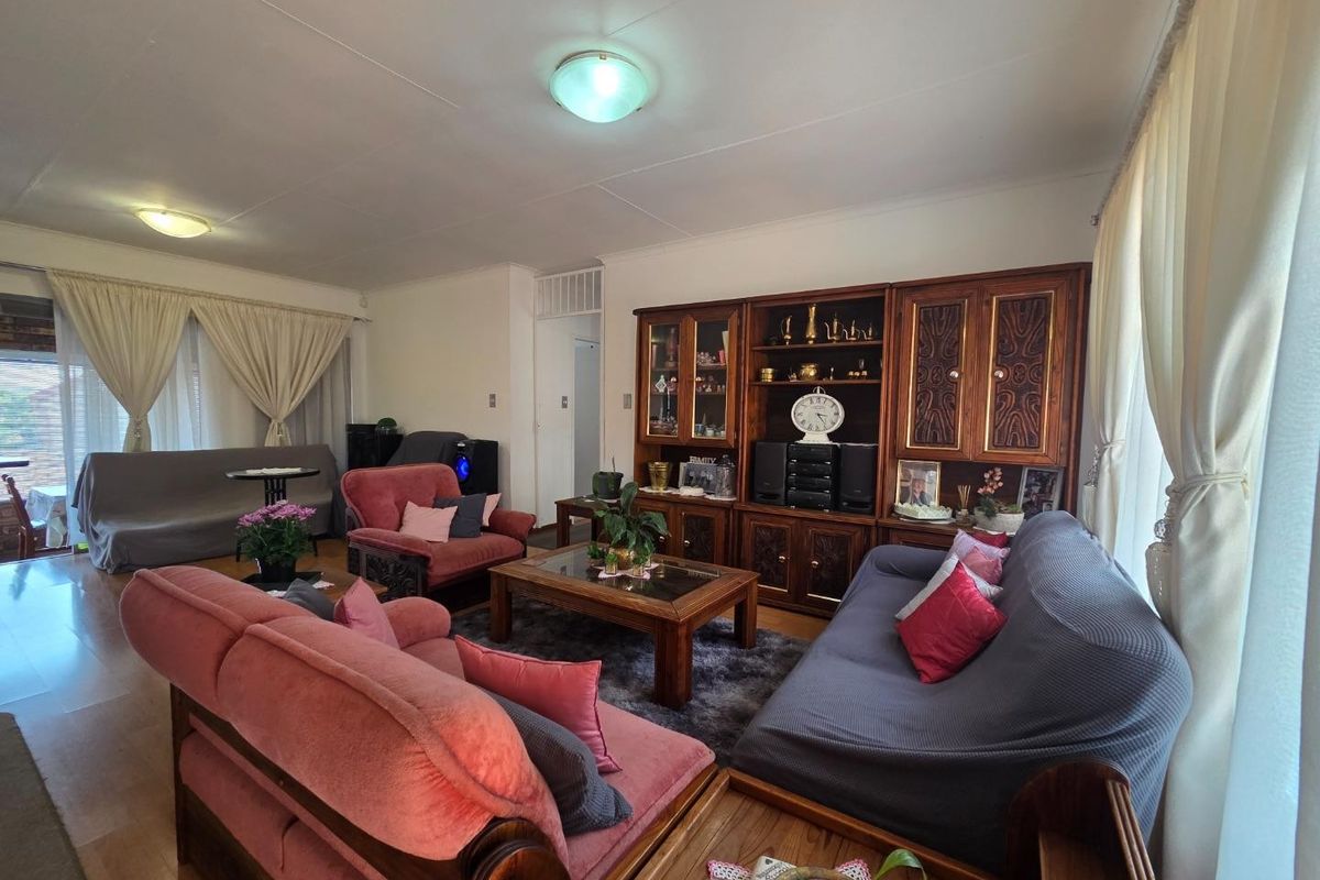 Townhouse For Sale in South Crest, Alberton - Photo 5