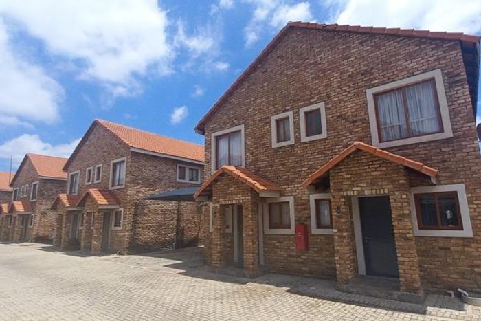 Property #2557233, Townhouse Rental Monthly in Miederpark