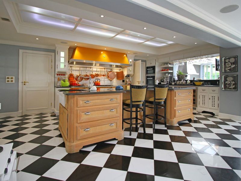 The Hamptons Style Residence In An Exclusive Estate Opposite Steyn City - Photo 9