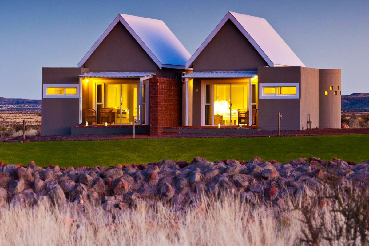 FOR SALE - Hunting and Tourist Lodge en-route to Sossusvlei on C19 - Photo 2