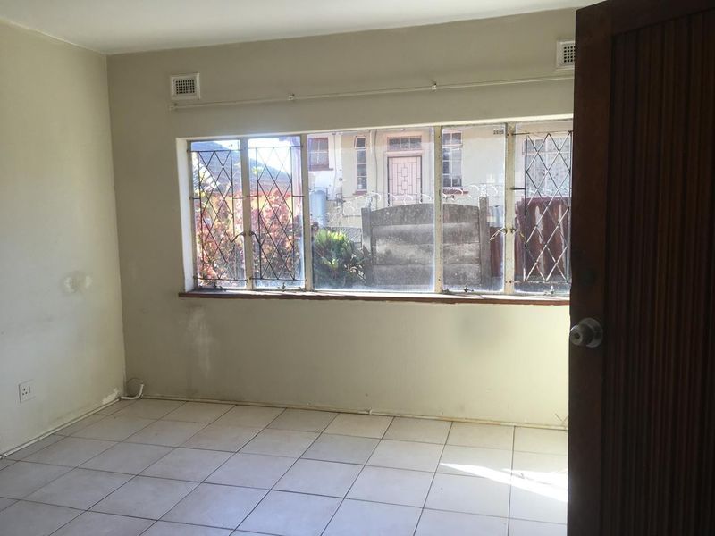 Comfortable Two-Bedroom Residence in Sydenham, Durban - Photo 9