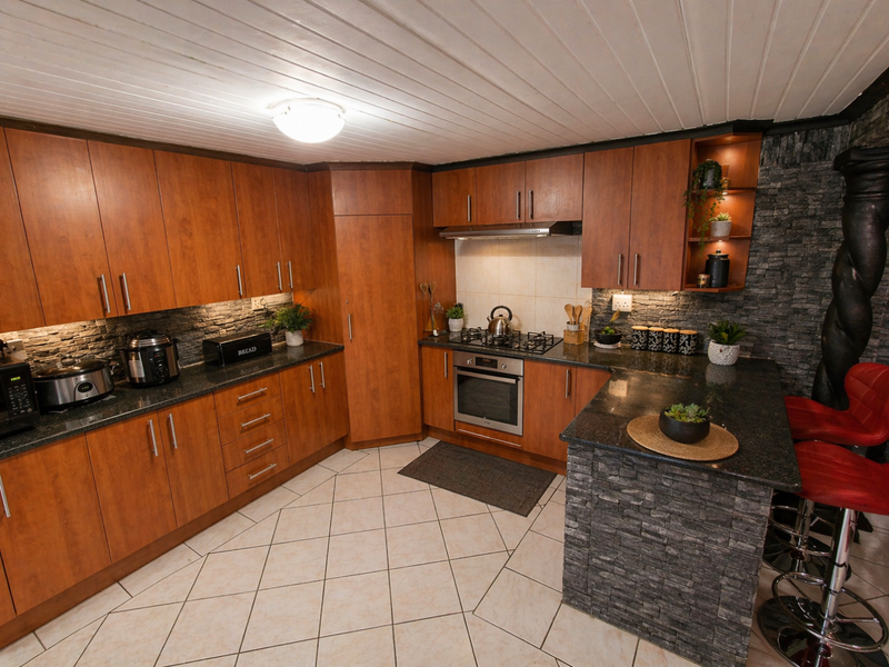 4 bedroom House for sale in Meyerspark - Photo 6