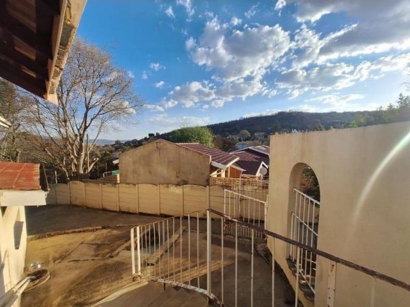 4 Bedroom House for Sale in Kiblerpark Johannesburg South - Photo 10