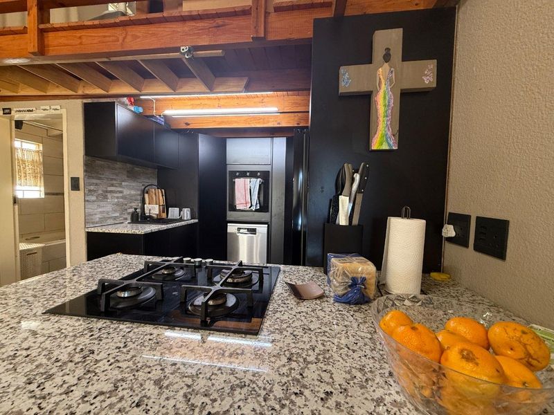 Family friendly Haven with space to grow and entertain - Photo 6