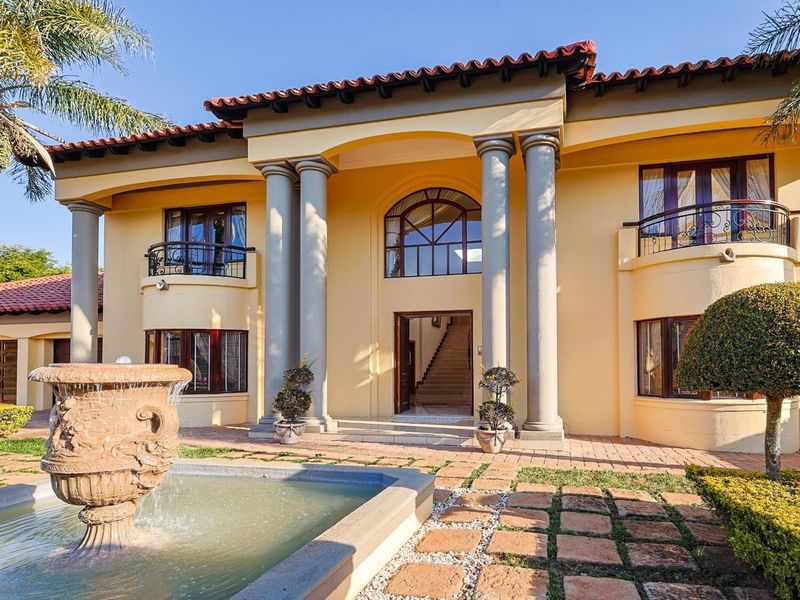 ACHITECTURAL ELEGANCE MEETS FAMILY COMFORT IN WATERKLOOF RIDGE - Photo 3