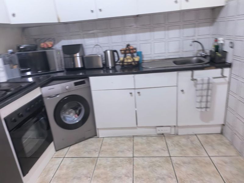 1-Bedroom Flat in Benoni Central - Photo 2
