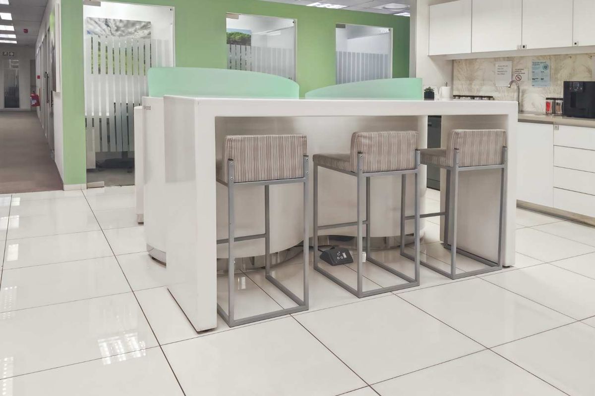 Meet, work or collaborate in our professional Regus North West Province business centre - Photo 3