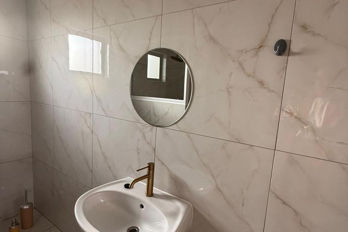 🌊MODERN 2 BEDROOM HOUSE FOR RENT | 📍DOLPHIN BEACH, WALVIS BAY ( Pelican Platz) - Photo 5