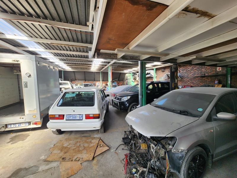 Workshop and Panel beating Business Property for Sale All Inclusive - Photo 8