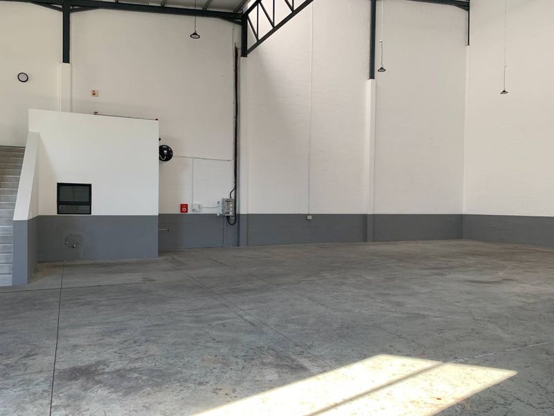 Upmarket Durbanville Warehouse with Modern Offices to Let - Photo 6