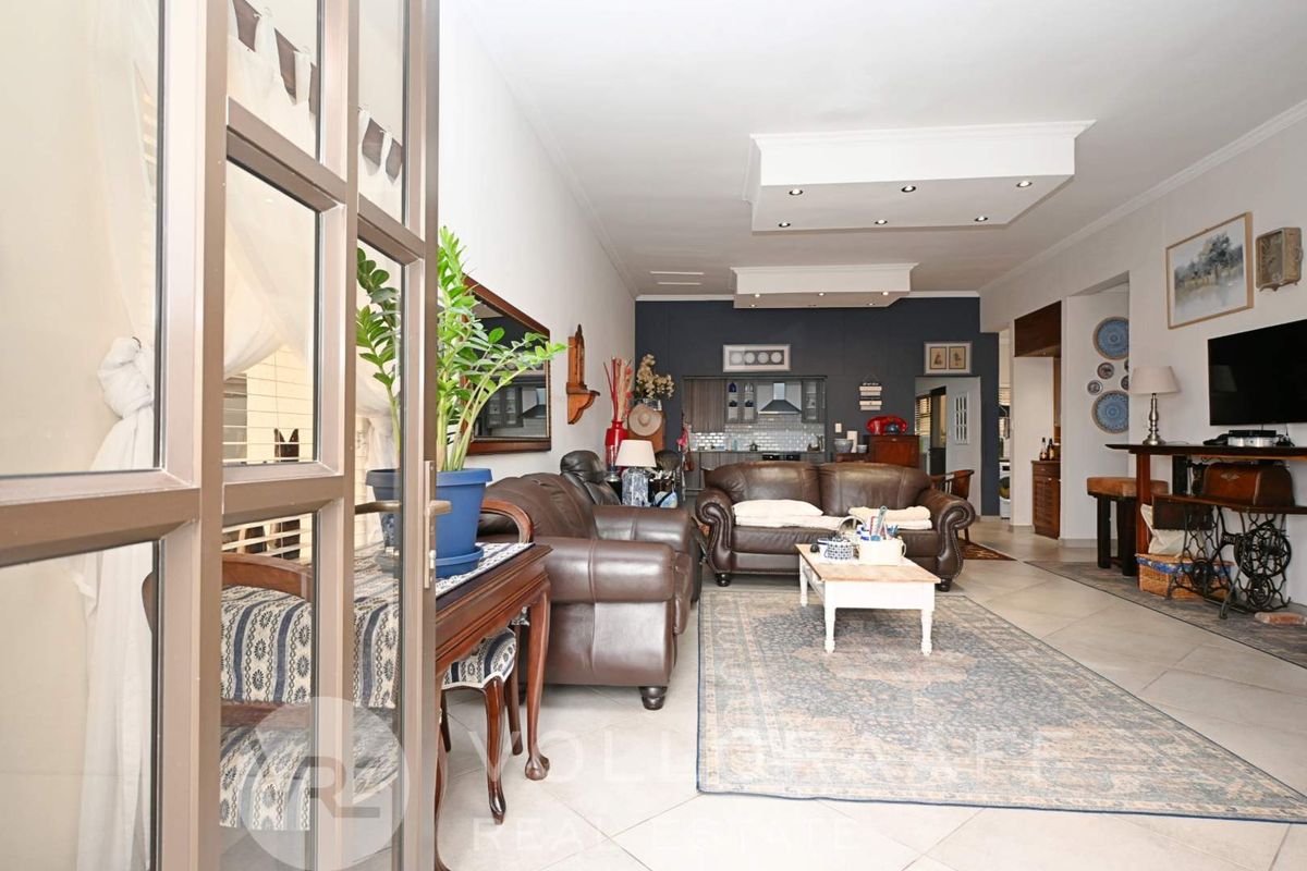 Neat Corner Home with Bachelor Unit For Sale in Extension 22, Swakopmund - Photo 2
