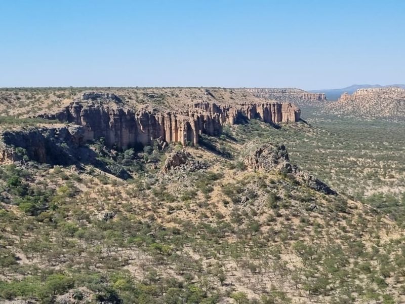 Mountain range farm with the Ugab river’a canyons covering half of the farm - Photo 9