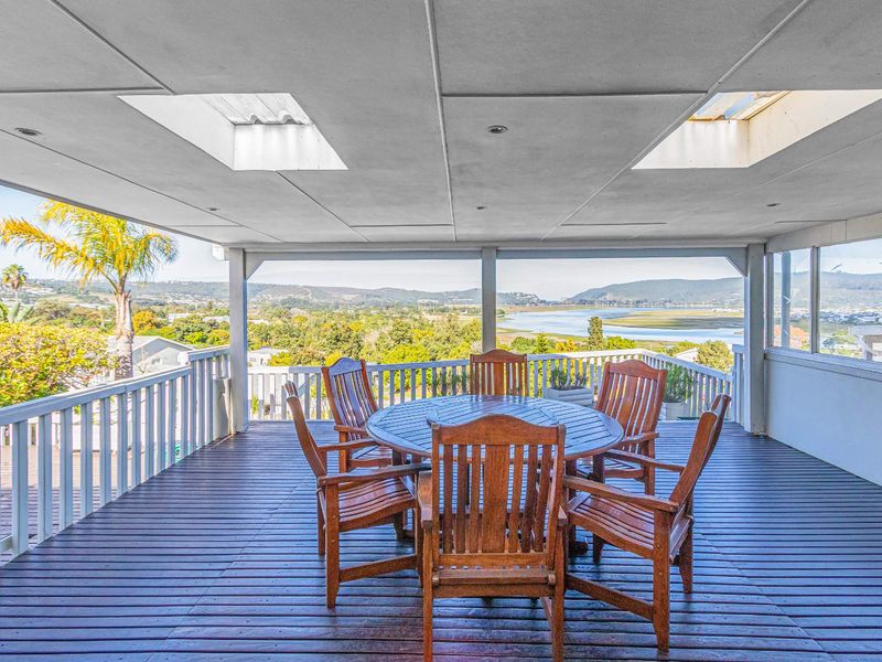 Charming family home with separate flat - Photo 3