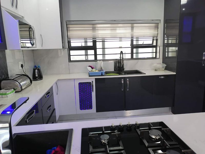 Stunning Modern House in safe area! - Photo 9