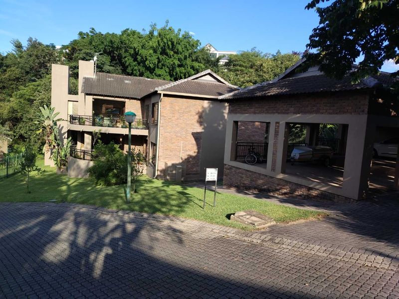 Beautifully renovated unit in Hillside Manor - Photo 2