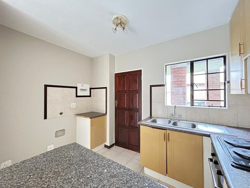 2 Bedroom Townhouse With A Private Garden - Photo 6