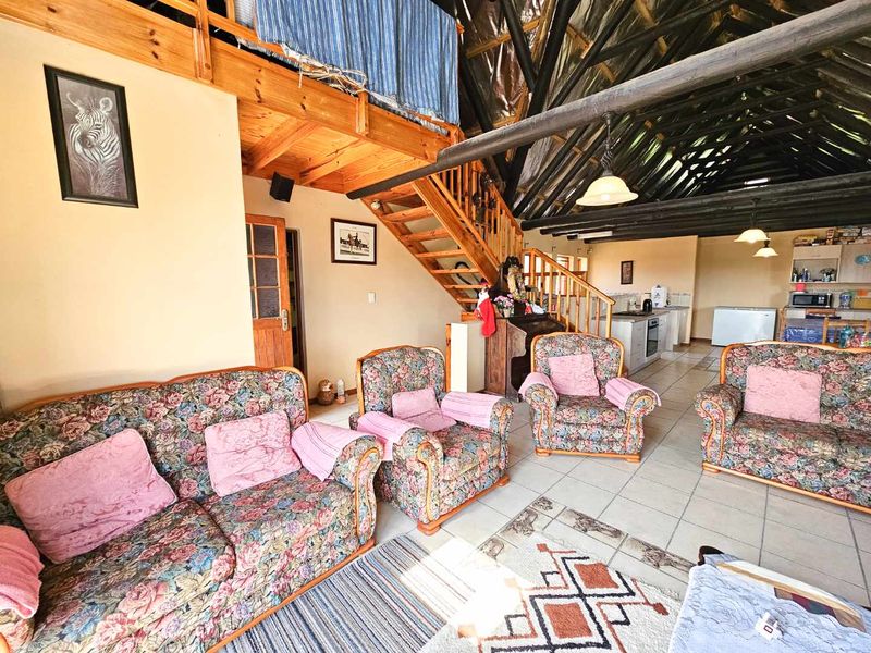 Five bedroom family home for sale in Stilbaai-Wes. - Photo 4