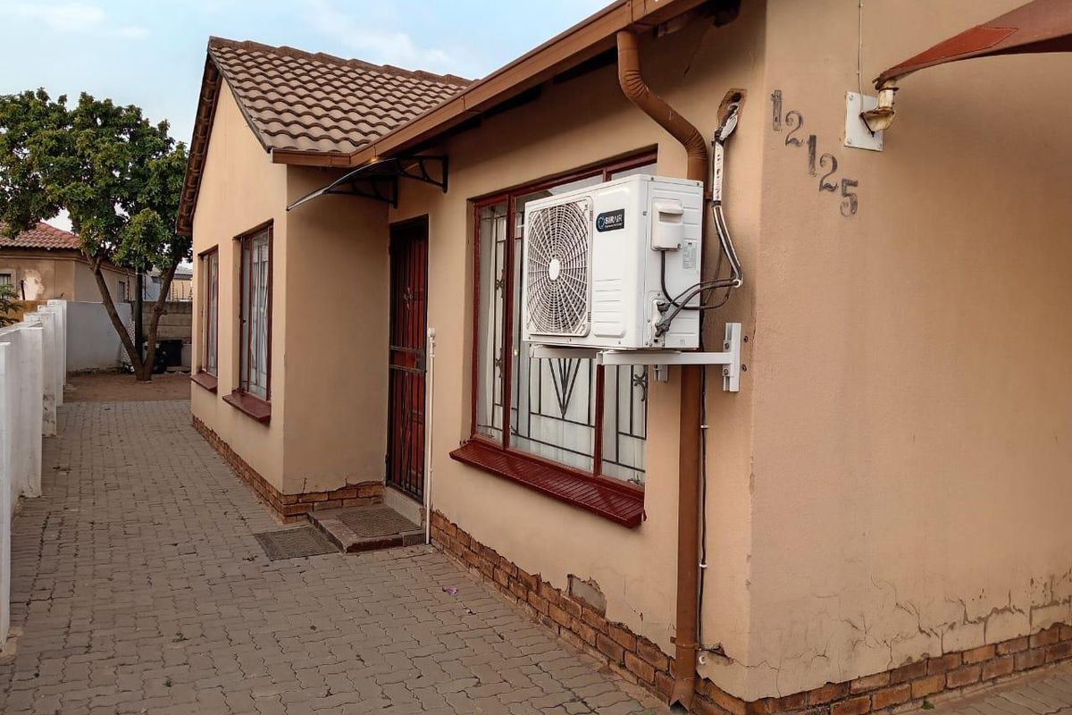 3 Bedroom House For Sale in Mabopane Unit X - Photo 2