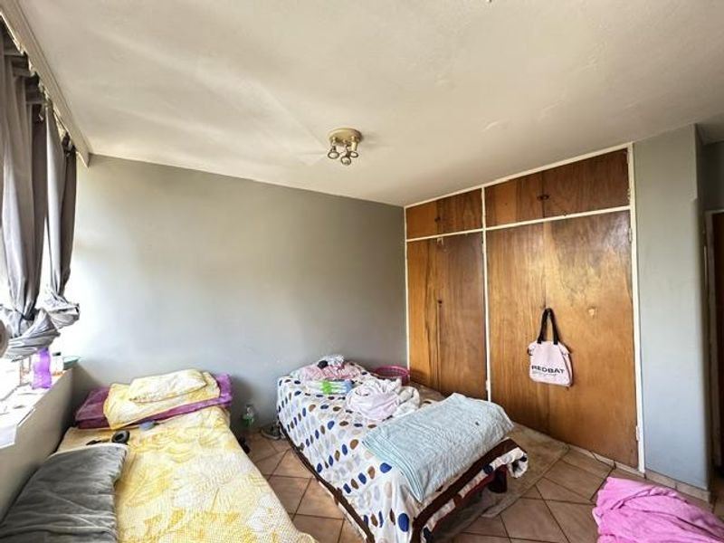 Investment Opportunity in the Heart of Sunnyside! - Photo 3