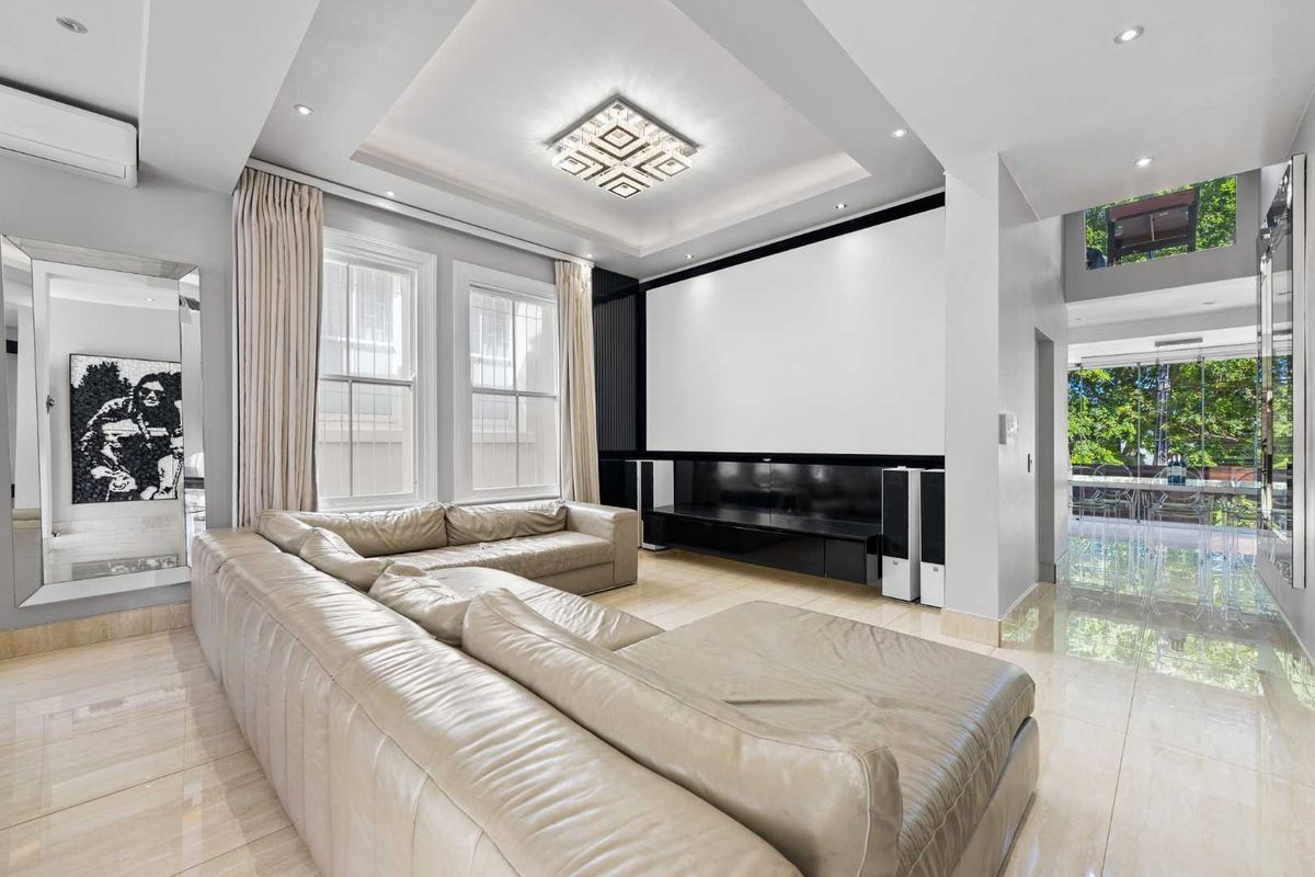 Furnished 3-Bedroom Home with Pool in Fresnaye - Photo 5