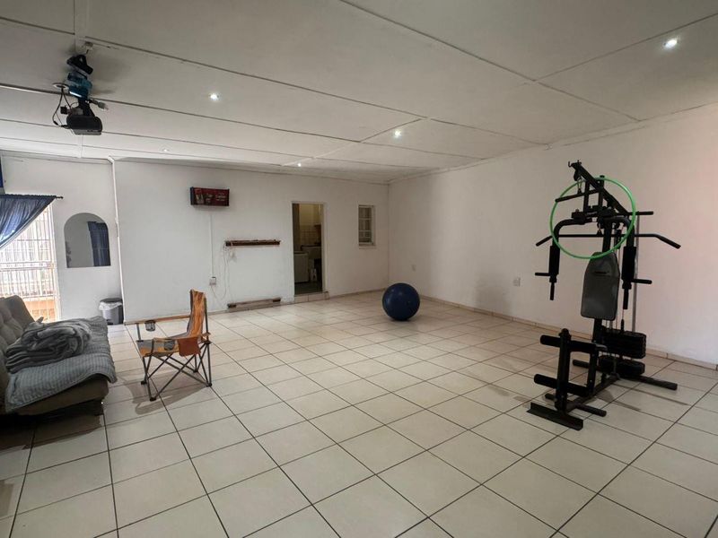 Family Home and great Investment in Beaconsfield - Photo 8