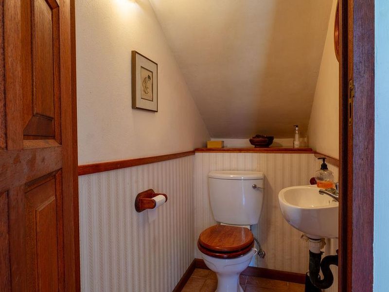 Don't judge the book by it's cover! - Photo 9