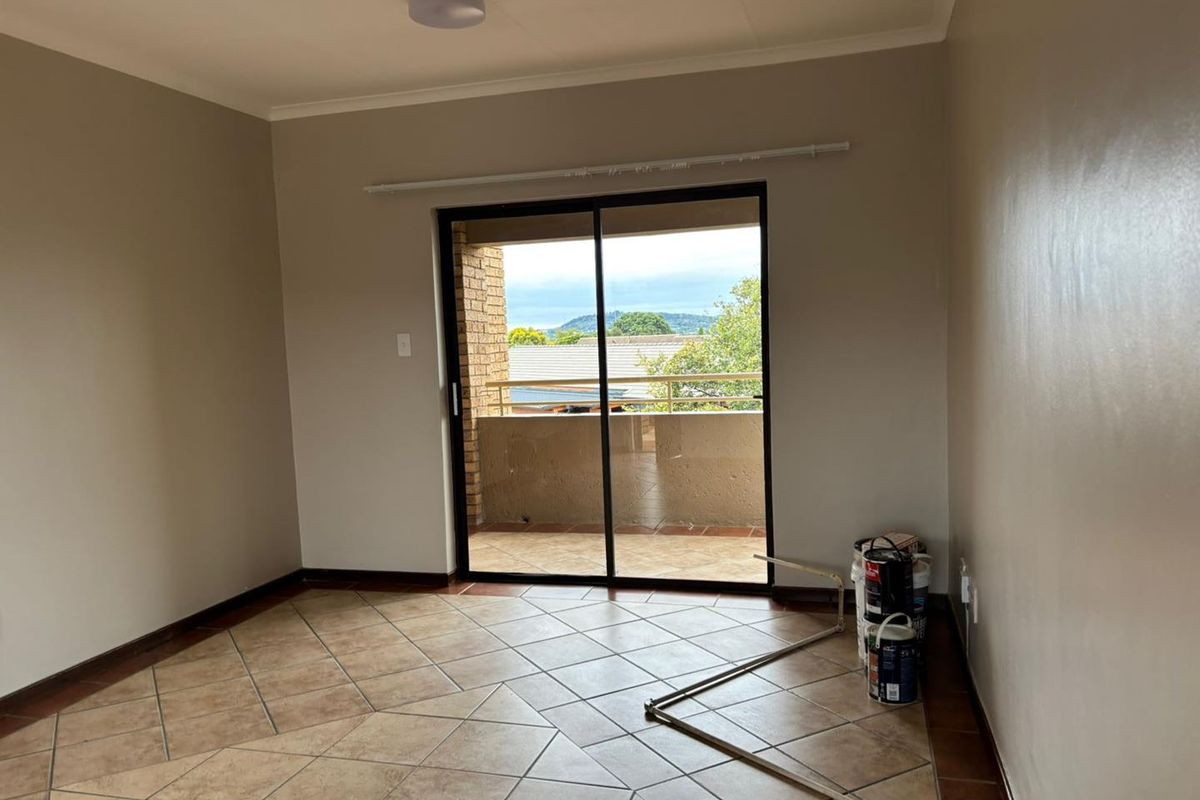 Neat, revamped 2 bedroom apartment in well managed complex - Photo 5