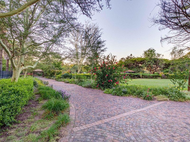 Breathtaking balinese – inspired residence - Photo 2