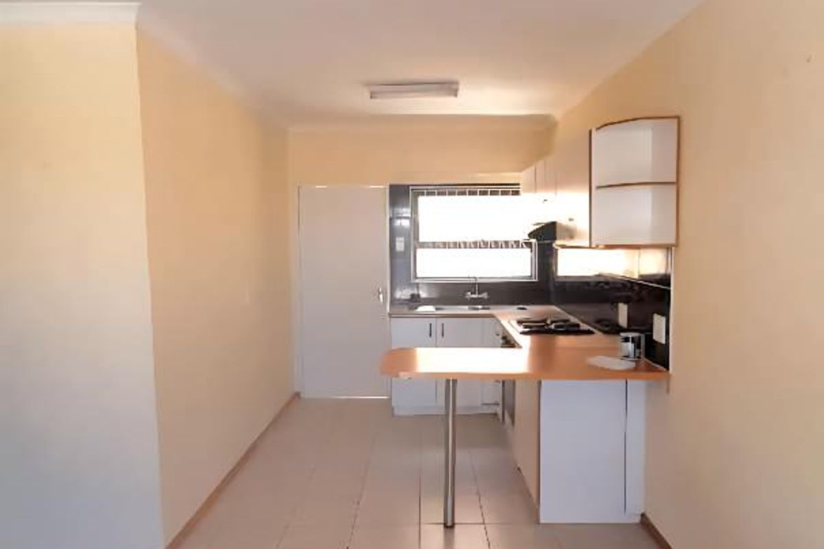 FLAT FOR SALE - Photo 4