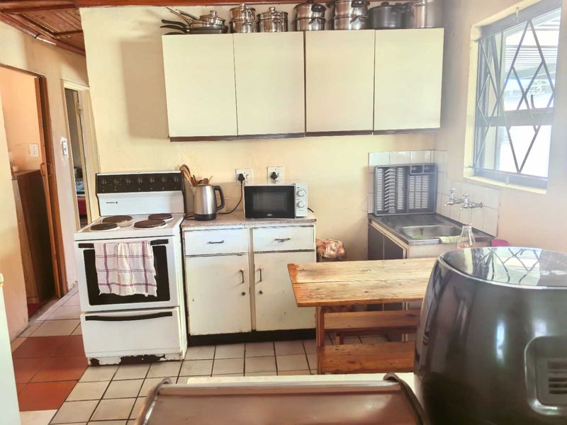 3 Bedroom Home, Avon, Elsies River - Photo 7