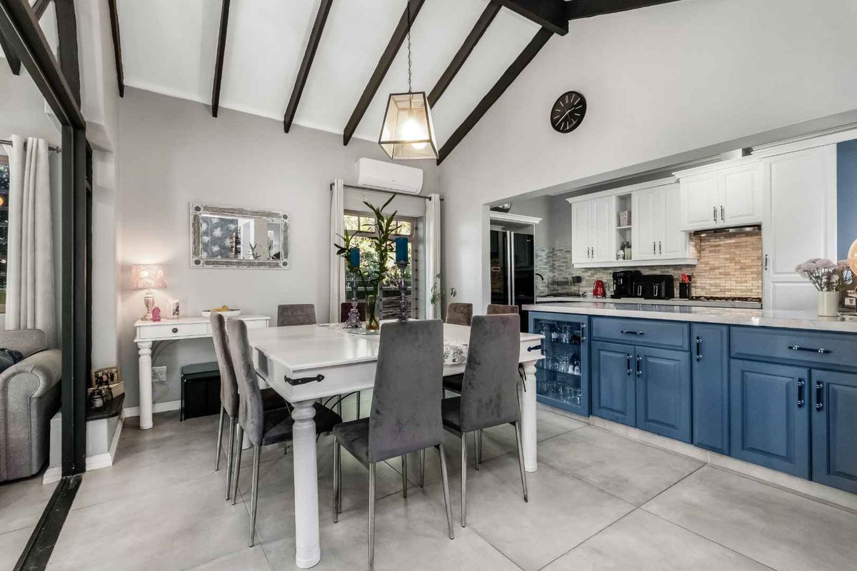 COZY SINGLE LEVEL CLUSTER HOME IN SOUGHT AFTER SANTA BARBARA - WITH ALL THE BELLS AND WHISTLES - Photo 4