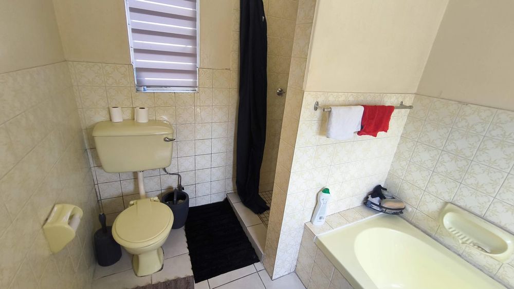 bathroom 2 (mes)