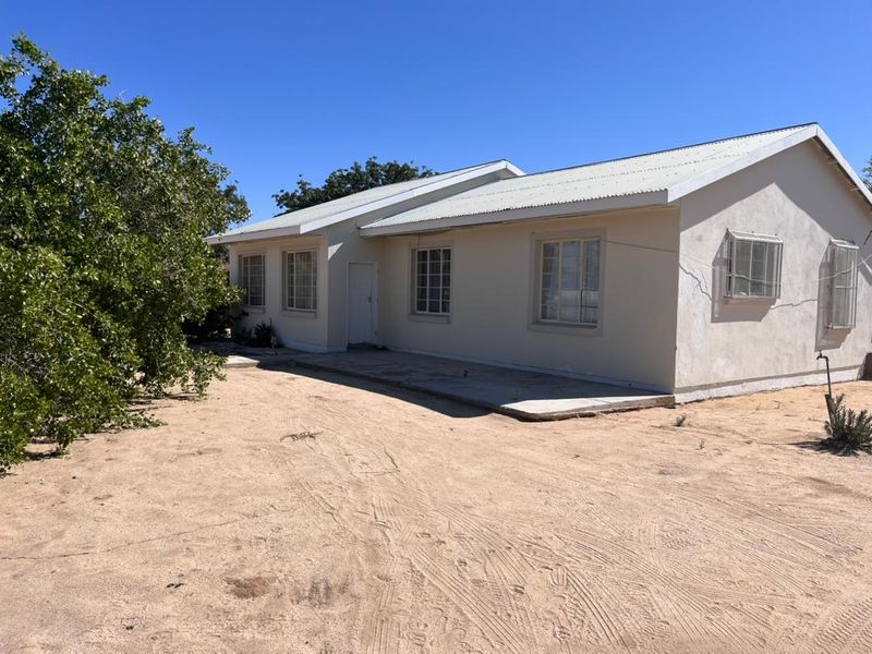 3 BEDROOM HOUSE IN UIS (FOR SALE) - Photo 2